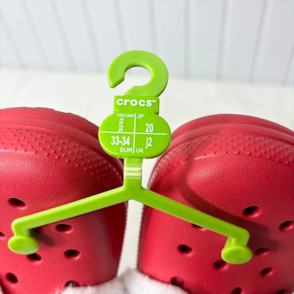 CROCS Classic Lined Santa Christmas‎ Red Clogs White Lining and Black Strap J2